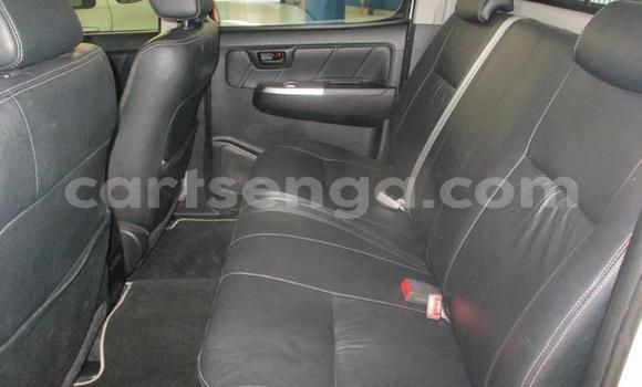 Nunua Ilio tumika Toyota Hilux White Gari ndani ya Bhunya nchini Manzini Nunua Ilio tumika Toyota Hilux White Gari ndani ya Bhunya nchini Manzini