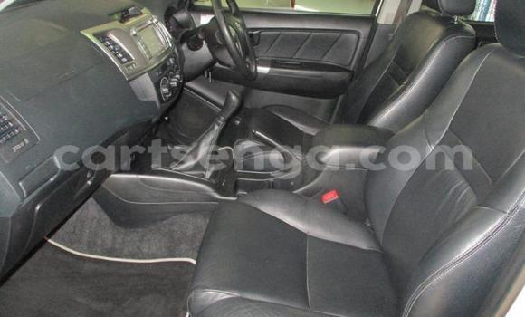 Nunua Ilio tumika Toyota Hilux White Gari ndani ya Bhunya nchini Manzini Nunua Ilio tumika Toyota Hilux White Gari ndani ya Bhunya nchini Manzini