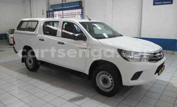 Nunua Ilio tumika Toyota Hilux White Gari ndani ya Bhunya nchini Manzini Nunua Ilio tumika Toyota Hilux White Gari ndani ya Bhunya nchini Manzini