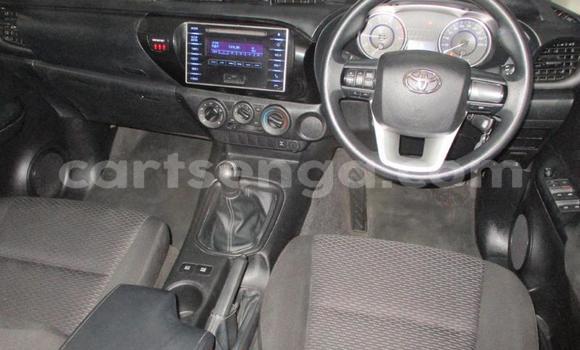 Nunua Ilio tumika Toyota Hilux White Gari ndani ya Bhunya nchini Manzini Nunua Ilio tumika Toyota Hilux White Gari ndani ya Bhunya nchini Manzini