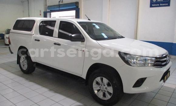 Buy Used Toyota Hilux White Car in Bhunya in Manzini