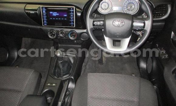 Nunua Ilio tumika Toyota Hilux White Gari ndani ya Bhunya nchini Manzini Nunua Ilio tumika Toyota Hilux White Gari ndani ya Bhunya nchini Manzini