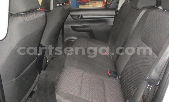 Nunua Ilio tumika Toyota Hilux White Gari ndani ya Bhunya nchini Manzini Nunua Ilio tumika Toyota Hilux White Gari ndani ya Bhunya nchini Manzini