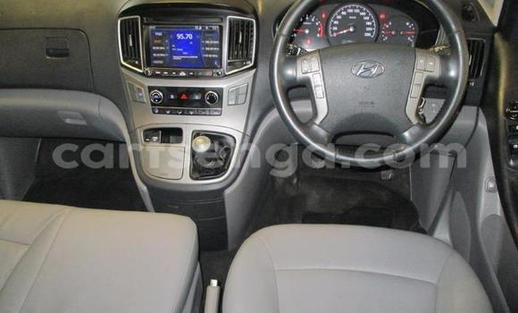 Nunua Ilio tumika Hyundai H1 White Gari ndani ya Bhunya nchini Manzini Nunua Ilio tumika Hyundai H1 White Gari ndani ya Bhunya nchini Manzini