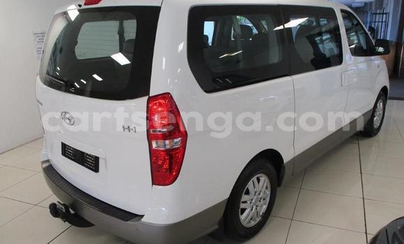 Nunua Ilio tumika Hyundai H1 White Gari ndani ya Bhunya nchini Manzini Nunua Ilio tumika Hyundai H1 White Gari ndani ya Bhunya nchini Manzini