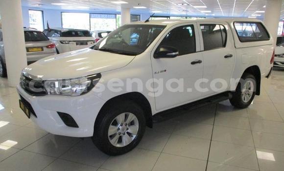 Nunua Ilio tumika Toyota Hilux White Gari ndani ya Bhunya nchini Manzini Nunua Ilio tumika Toyota Hilux White Gari ndani ya Bhunya nchini Manzini