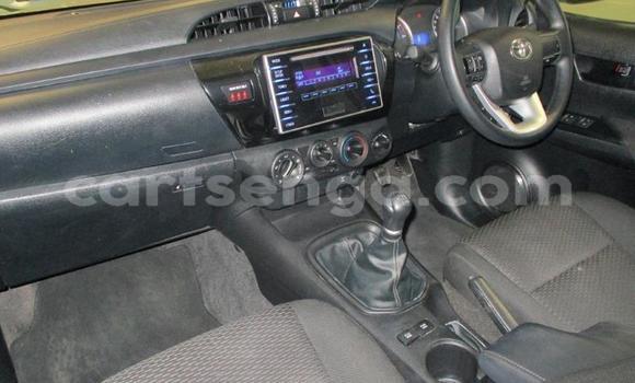 Nunua Ilio tumika Toyota Hilux White Gari ndani ya Bhunya nchini Manzini Nunua Ilio tumika Toyota Hilux White Gari ndani ya Bhunya nchini Manzini