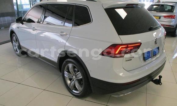 Nunua Ilio tumika Volkswagen Tiguan White Gari ndani ya Bhunya nchini Manzini Nunua Ilio tumika Volkswagen Tiguan White Gari ndani ya Bhunya nchini Manzini