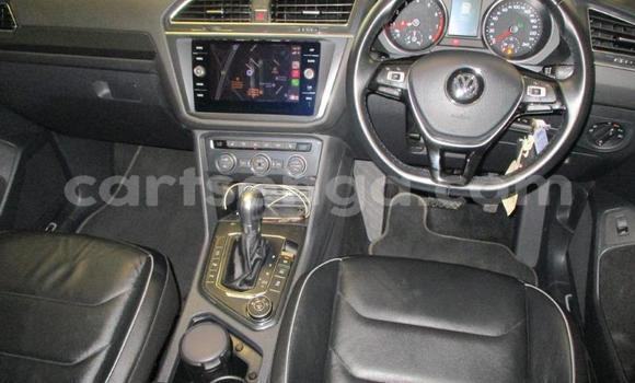 Nunua Ilio tumika Volkswagen Tiguan White Gari ndani ya Bhunya nchini Manzini Nunua Ilio tumika Volkswagen Tiguan White Gari ndani ya Bhunya nchini Manzini