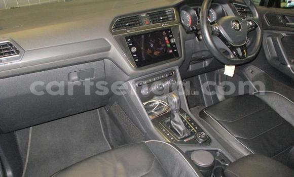 Nunua Ilio tumika Volkswagen Tiguan White Gari ndani ya Bhunya nchini Manzini Nunua Ilio tumika Volkswagen Tiguan White Gari ndani ya Bhunya nchini Manzini