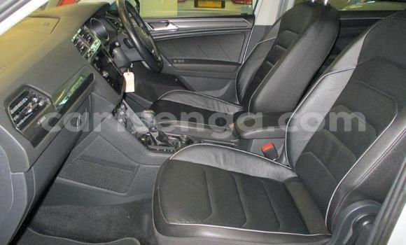 Nunua Ilio tumika Volkswagen Tiguan White Gari ndani ya Bhunya nchini Manzini Nunua Ilio tumika Volkswagen Tiguan White Gari ndani ya Bhunya nchini Manzini