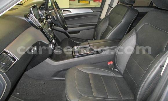 Nunua Ilio tumika Mercedes-Benz GLC 250D White Gari ndani ya Bhunya nchini Manzini Nunua Ilio tumika Mercedes-Benz GLC 250D White Gari ndani ya Bhunya nchini Manzini