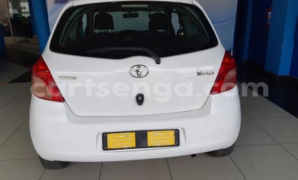 Nunua Ilio tumika Toyota Yaris White Gari ndani ya Bhunya nchini Manzini Nunua Ilio tumika Toyota Yaris White Gari ndani ya Bhunya nchini Manzini