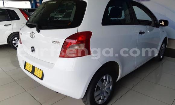 Nunua Ilio tumika Toyota Yaris White Gari ndani ya Bhunya nchini Manzini Nunua Ilio tumika Toyota Yaris White Gari ndani ya Bhunya nchini Manzini