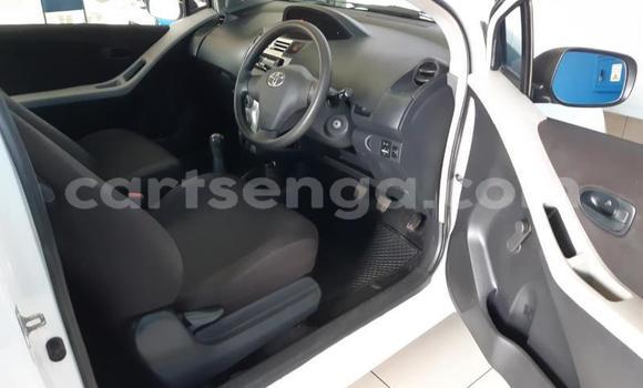 Nunua Ilio tumika Toyota Yaris White Gari ndani ya Bhunya nchini Manzini Nunua Ilio tumika Toyota Yaris White Gari ndani ya Bhunya nchini Manzini