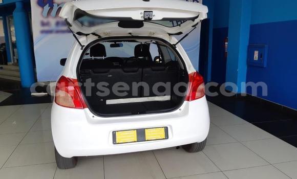 Nunua Ilio tumika Toyota Yaris White Gari ndani ya Bhunya nchini Manzini Nunua Ilio tumika Toyota Yaris White Gari ndani ya Bhunya nchini Manzini