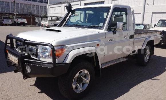 Buy Used Toyota Land Cruiser White Car in Import - Dubai in Hhohho Buy Used Toyota Land Cruiser White Car in Import - Dubai in Hhohho