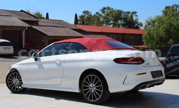 Nunua Ilio tumika Mercedes‒Benz AMG GLC White Gari ndani ya Ezulwini nchini Hhohho