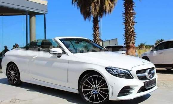 Nunua Ilio tumika Mercedes‒Benz AMG GLC White Gari ndani ya Ezulwini nchini Hhohho Nunua Ilio tumika Mercedes‒Benz AMG GLC White Gari ndani ya Ezulwini nchini Hhohho