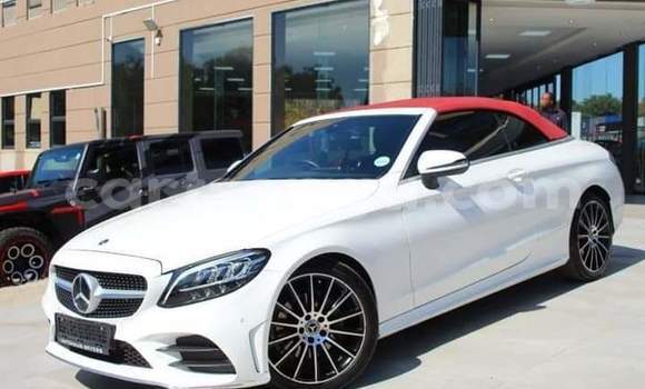 Nunua Ilio tumika Mercedes‒Benz AMG GLC White Gari ndani ya Ezulwini nchini Hhohho Nunua Ilio tumika Mercedes‒Benz AMG GLC White Gari ndani ya Ezulwini nchini Hhohho