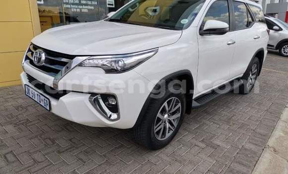Buy Used Toyota Fortuner White Car in Ezulwini in Hhohho