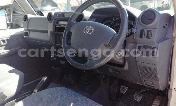 Buy Used Toyota Land Cruiser White Car in Import - Dubai in Hhohho Buy Used Toyota Land Cruiser White Car in Import - Dubai in Hhohho