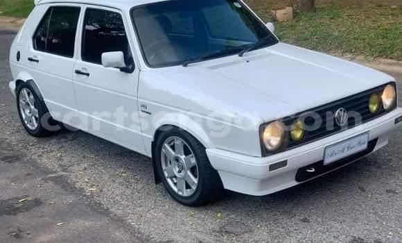 Nunua Ilio tumika Volkswagen Golf White Gari ndani ya Ezulwini nchini Hhohho Nunua Ilio tumika Volkswagen Golf White Gari ndani ya Ezulwini nchini Hhohho