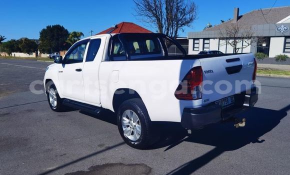 Nunua Ilio tumika Toyota Hilux White Gari ndani ya Mbabane nchini Manzini Nunua Ilio tumika Toyota Hilux White Gari ndani ya Mbabane nchini Manzini