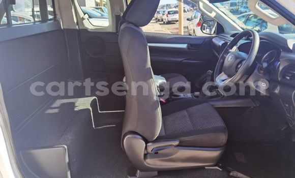 Nunua Ilio tumika Toyota Hilux White Gari ndani ya Mbabane nchini Manzini Nunua Ilio tumika Toyota Hilux White Gari ndani ya Mbabane nchini Manzini