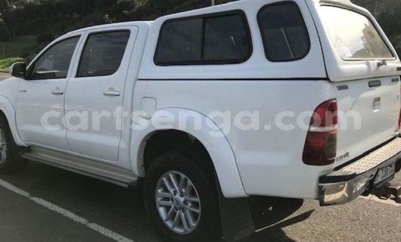 Buy Used Toyota Hilux White Car in Mbabane in Manzini Buy Used Toyota Hilux White Car in Mbabane in Manzini