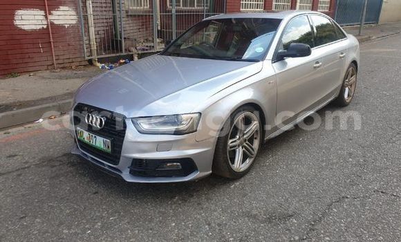 Nunua Ilio tumika Audi A4 Silver Gari ndani ya Hlatikulu nchini Wilaya ya Shiselweni Nunua Ilio tumika Audi A4 Silver Gari ndani ya Hlatikulu nchini Wilaya ya Shiselweni