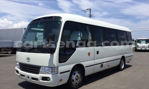Nunua Ilio tumika Toyota Coaster White Gari ndani ya Big Bend nchini Wilaya ya Lubombo