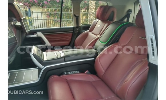 Nunua Imported Toyota Land Cruiser Black Gari ndani ya Import - Dubai nchini Hhohho Nunua Imported Toyota Land Cruiser Black Gari ndani ya Import - Dubai nchini Hhohho