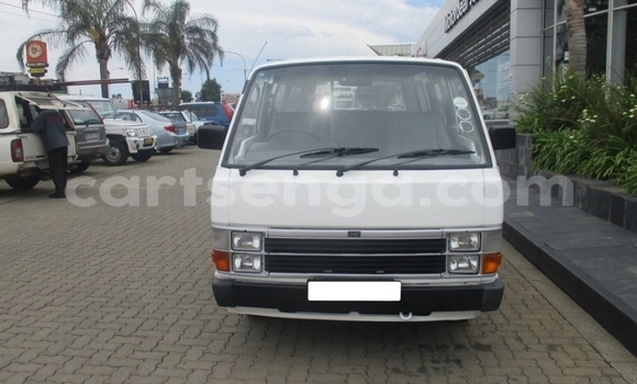 Buy Used Toyota Hiace White Car in Big Bend in Lubombo Buy Used Toyota Hiace White Car in Big Bend in Lubombo