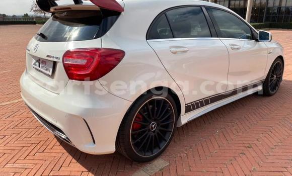 Nunua Ilio tumika Mercedes-Benz C-Classe White Gari ndani ya Manzini nchini Manzini Nunua Ilio tumika Mercedes-Benz C-Classe White Gari ndani ya Manzini nchini Manzini