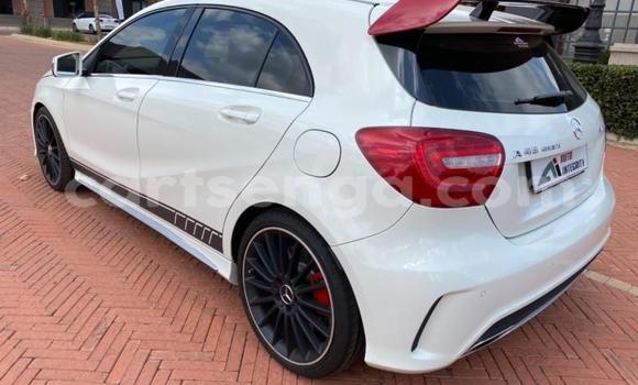 Nunua Ilio tumika Mercedes-Benz C-Classe White Gari ndani ya Manzini nchini Manzini Nunua Ilio tumika Mercedes-Benz C-Classe White Gari ndani ya Manzini nchini Manzini