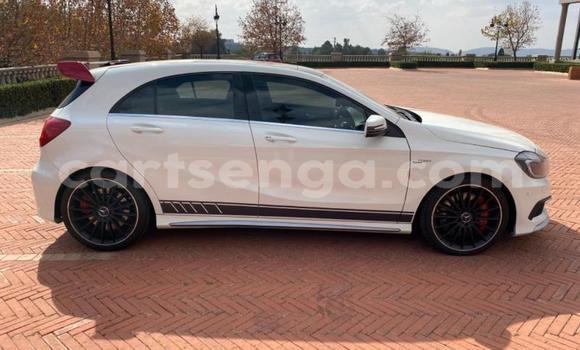 Nunua Ilio tumika Mercedes-Benz C-Classe White Gari ndani ya Manzini nchini Manzini Nunua Ilio tumika Mercedes-Benz C-Classe White Gari ndani ya Manzini nchini Manzini