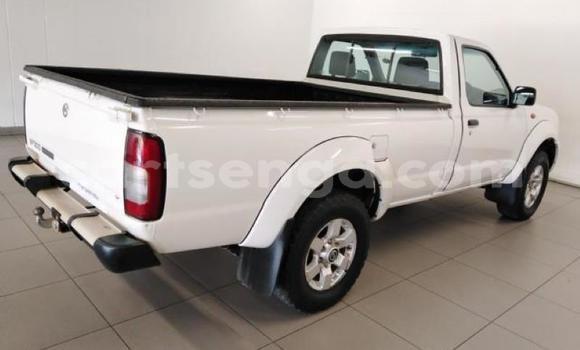 Nunua Ilio tumika Nissan NP 300 White Gari ndani ya Bhunya nchini Manzini Nunua Ilio tumika Nissan NP 300 White Gari ndani ya Bhunya nchini Manzini
