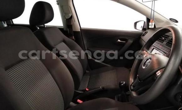 Nunua Ilio tumika Volkswagen Polo Silver Gari ndani ya Bhunya nchini Manzini Nunua Ilio tumika Volkswagen Polo Silver Gari ndani ya Bhunya nchini Manzini
