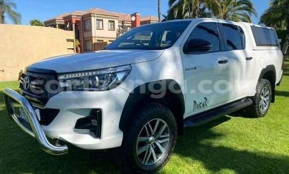 Buy Used Toyota Hilux White Car in Ezulwini in Hhohho Buy Used Toyota Hilux White Car in Ezulwini in Hhohho