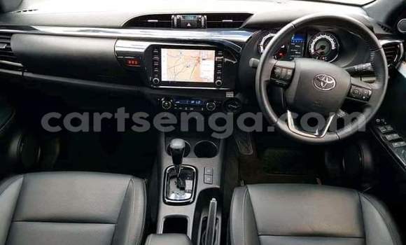 Nunua Ilio tumika Toyota Hilux White Gari ndani ya Ezulwini nchini Hhohho Nunua Ilio tumika Toyota Hilux White Gari ndani ya Ezulwini nchini Hhohho