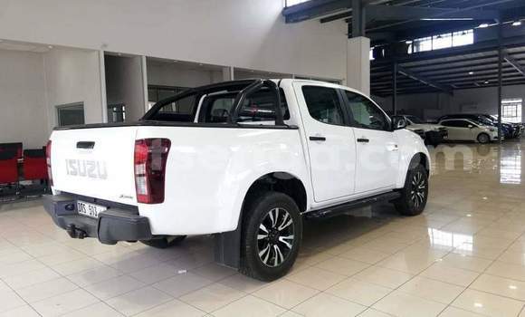 Nunua Ilio tumika Isuzu KB White Gari ndani ya Ezulwini nchini Hhohho Nunua Ilio tumika Isuzu KB White Gari ndani ya Ezulwini nchini Hhohho