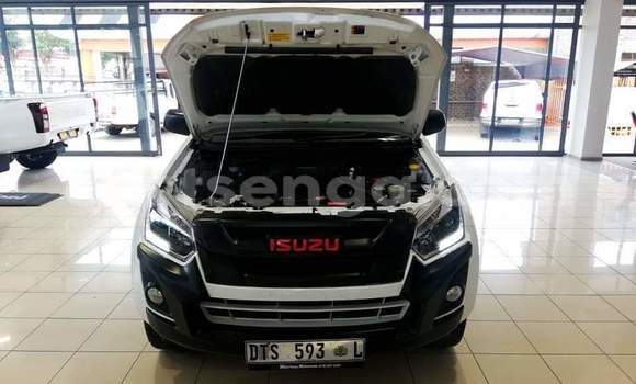 Nunua Ilio tumika Isuzu KB White Gari ndani ya Ezulwini nchini Hhohho Nunua Ilio tumika Isuzu KB White Gari ndani ya Ezulwini nchini Hhohho