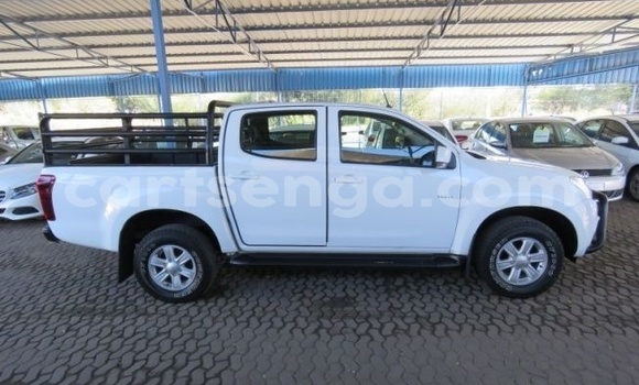 Acheter Occasion Voiture Isuzu KB Blanc à Bulembu, Hhohho