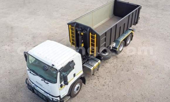 Nunua Ilio tumika Isuzu Bighorn White Lori ndani ya Ezulwini nchini Hhohho Nunua Ilio tumika Isuzu Bighorn White Lori ndani ya Ezulwini nchini Hhohho