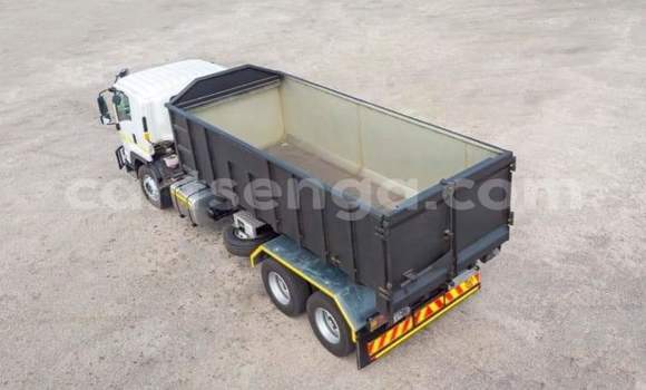 Nunua Ilio tumika Isuzu Bighorn White Lori ndani ya Ezulwini nchini Hhohho Nunua Ilio tumika Isuzu Bighorn White Lori ndani ya Ezulwini nchini Hhohho