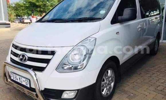 Acheter Occasion Voiture Hyundai H1 Blanc à Ezulwini, Hhohho Acheter Occasion Voiture Hyundai H1 Blanc à Ezulwini, Hhohho