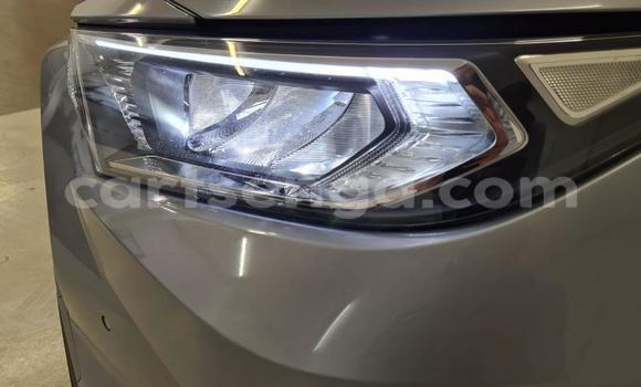 Nunua Ilio tumika Toyota RAV4 Beige Gari ndani ya Ezulwini nchini Hhohho Nunua Ilio tumika Toyota RAV4 Beige Gari ndani ya Ezulwini nchini Hhohho