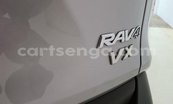 Nunua Ilio tumika Toyota RAV4 Beige Gari ndani ya Ezulwini nchini Hhohho Nunua Ilio tumika Toyota RAV4 Beige Gari ndani ya Ezulwini nchini Hhohho