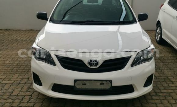 Buy Used Toyota Corolla White Car in Ezulwini in Hhohho